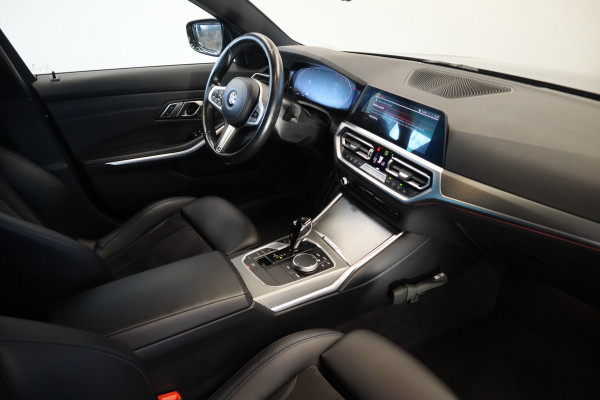 BMW 3 Serie Touring 320i M-Sport Business Edition Climate/Cruise Navi PDC NAP!