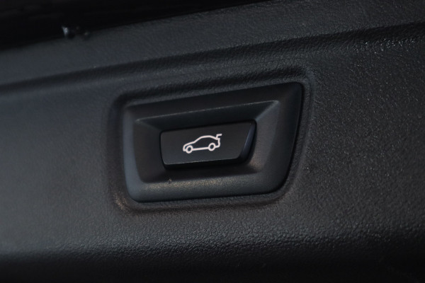 BMW 3 Serie Touring 320i M-Sport Business Edition Climate/Cruise Navi PDC NAP!