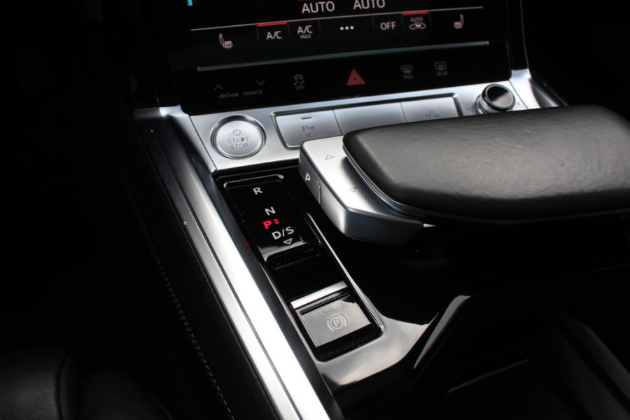 Audi e-tron Sportback 55 quattro edition 95 kWh / Full option! / Panoramadak / Camera / Head-up / RS Seats / 21'' / Luchtvering / Matrix LED / B&O / ACC / Stoelverwarming