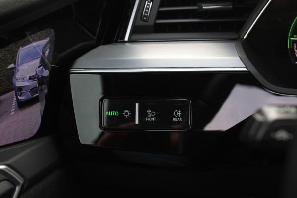 Audi e-tron Sportback 55 quattro edition 95 kWh / Full option! / Panoramadak / Camera / Head-up / RS Seats / 21'' / Luchtvering / Matrix LED / B&O / ACC / Stoelverwarming