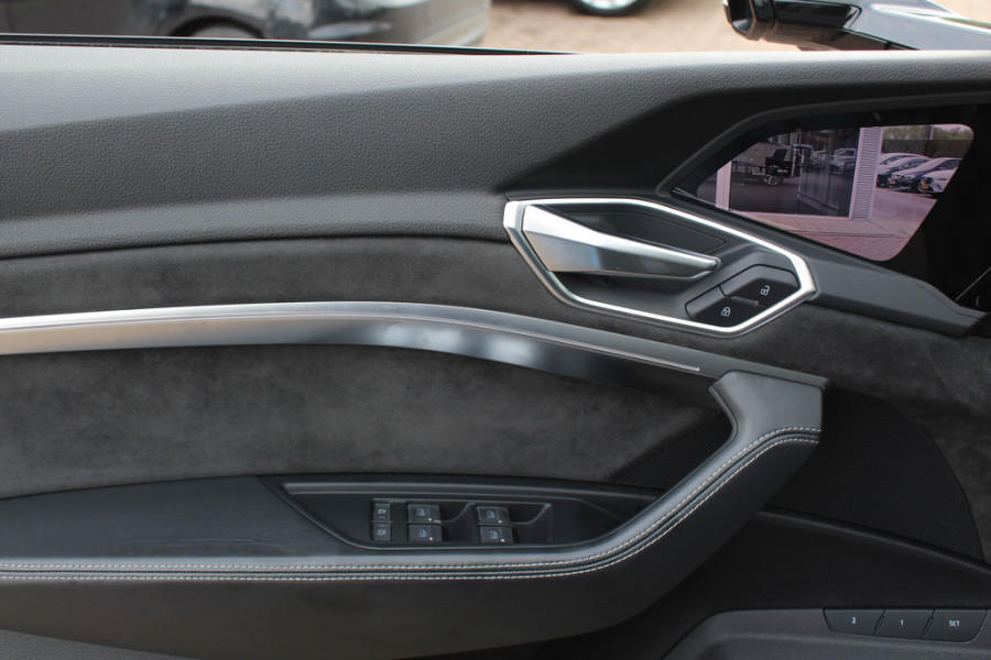 Audi e-tron Sportback 55 quattro edition 95 kWh / Full option! / Panoramadak / Camera / Head-up / RS Seats / 21'' / Luchtvering / Matrix LED / B&O / ACC / Stoelverwarming