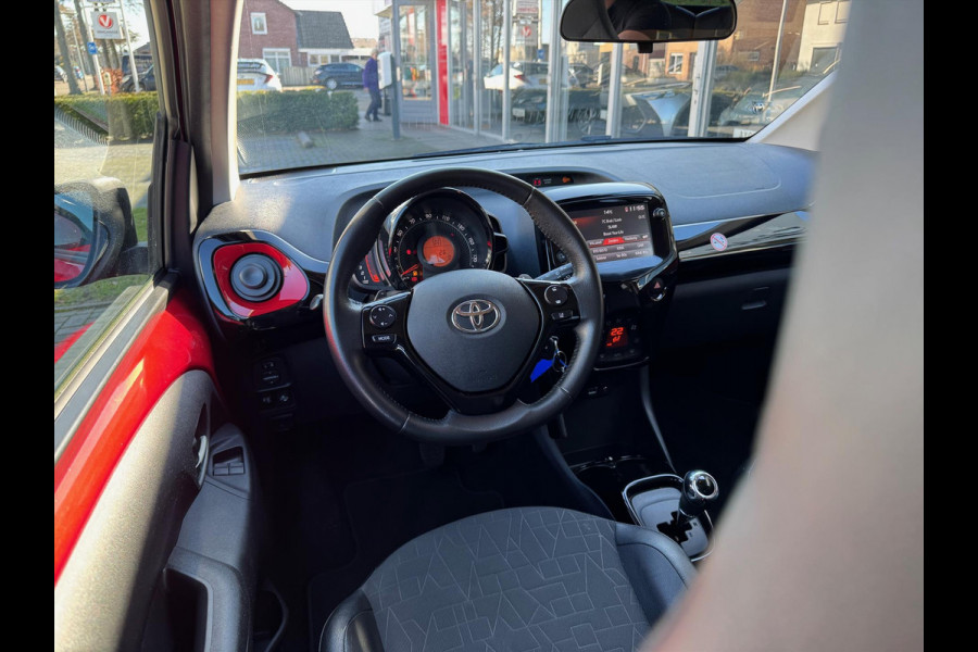 Toyota Aygo 1.0 VVT-i 72pk x-shift 5D x-clusiv | Apple CarPlay, Lichtmetalen velgen, meest luxe, Nieuw geleverd!