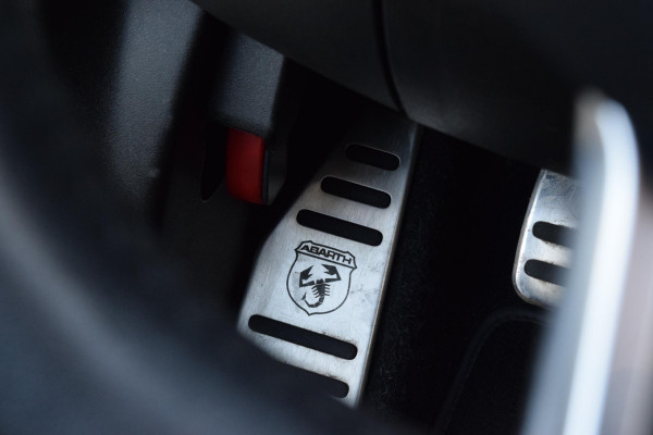 Abarth 500C 1.4 T-Jet 595 70th Anniversary