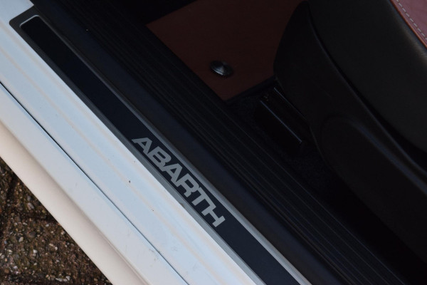 Abarth 500C 1.4 T-Jet 595 70th Anniversary