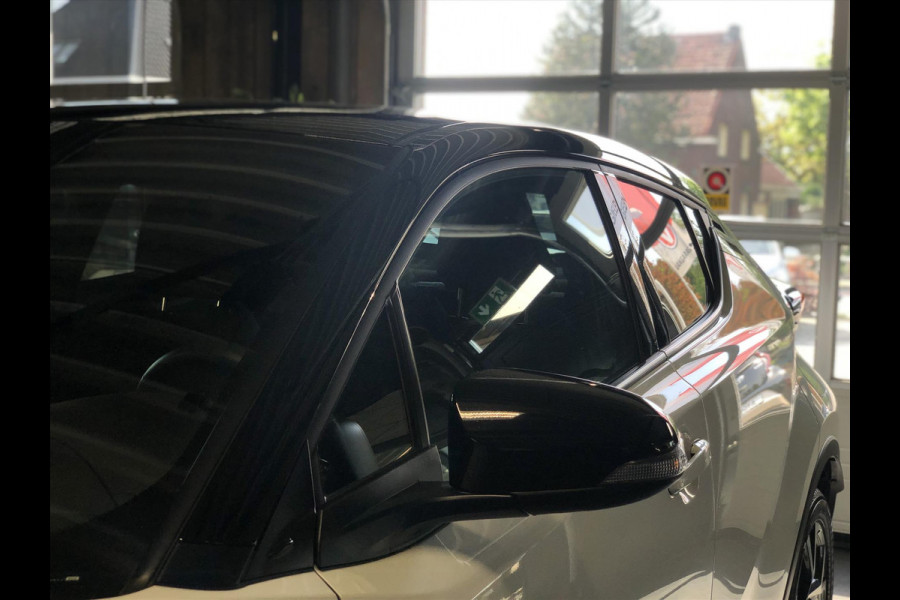 Toyota C-HR 2.0 Hybrid 184pk First Edition | JBL, Navigatie, Stoelverwarming, Apple CarPlay/Android Auto, Parkeersensoren, Blind Spot