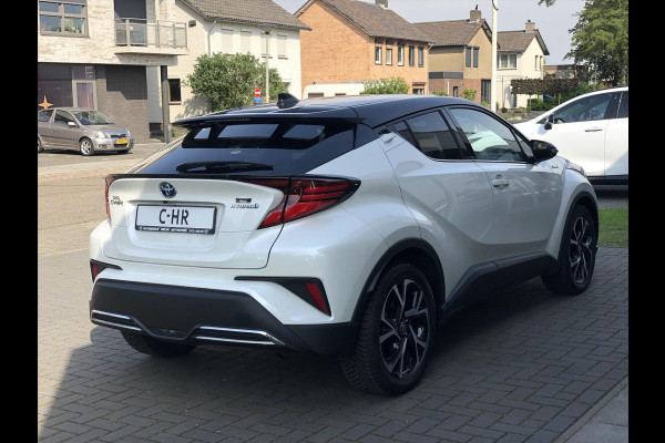 Toyota C-HR 2.0 Hybrid 184pk First Edition | JBL, Navigatie, Stoelverwarming, Apple CarPlay/Android Auto, Parkeersensoren, Blind Spot