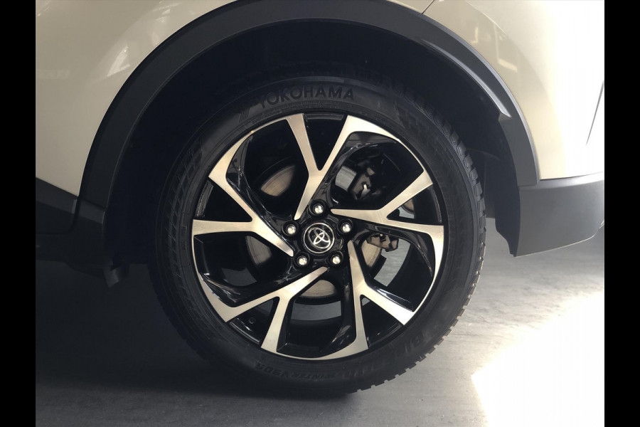 Toyota C-HR 2.0 Hybrid 184pk First Edition | JBL, Navigatie, Stoelverwarming, Apple CarPlay/Android Auto, Parkeersensoren, Blind Spot