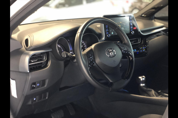 Toyota C-HR 2.0 Hybrid 184pk First Edition | JBL, Navigatie, Stoelverwarming, Apple CarPlay/Android Auto, Parkeersensoren, Blind Spot