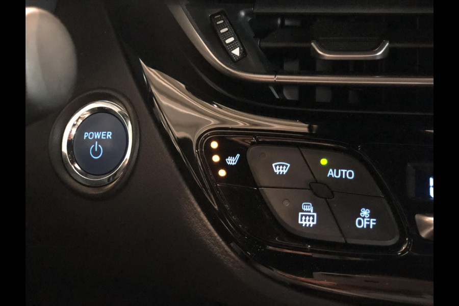 Toyota C-HR 2.0 Hybrid 184pk First Edition | JBL, Navigatie, Stoelverwarming, Apple CarPlay/Android Auto, Parkeersensoren, Blind Spot