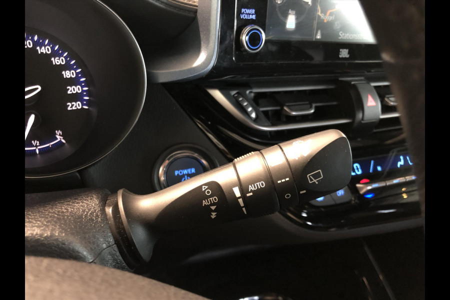 Toyota C-HR 2.0 Hybrid 184pk First Edition | JBL, Navigatie, Stoelverwarming, Apple CarPlay/Android Auto, Parkeersensoren, Blind Spot