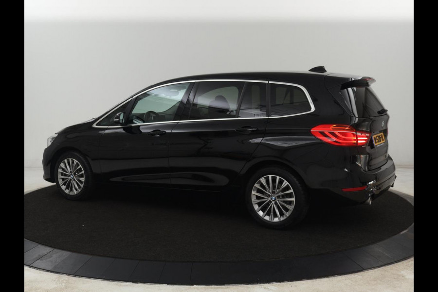 BMW 2 Serie Gran Tourer 220i Business Edition Plus | Luxury Line | Leder | Head-Up | Stoelverwarming | Trekhaak | Camera | Carplay | Full LED | Keyless | Navigatie | Cruise control | Bluetooth