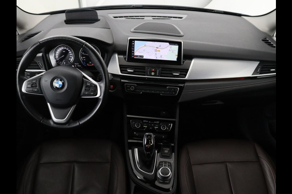 BMW 2 Serie Gran Tourer 220i Business Edition Plus | Luxury Line | Leder | Head-Up | Stoelverwarming | Trekhaak | Camera | Carplay | Full LED | Keyless | Navigatie | Cruise control | Bluetooth