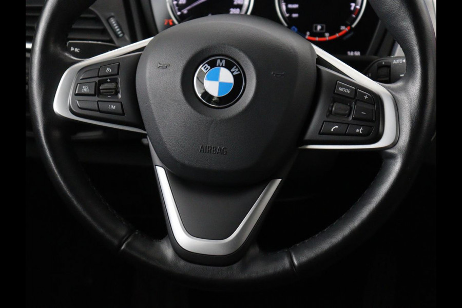 BMW 2 Serie Gran Tourer 220i Business Edition Plus | Luxury Line | Leder | Head-Up | Stoelverwarming | Trekhaak | Camera | Carplay | Full LED | Keyless | Navigatie | Cruise control | Bluetooth