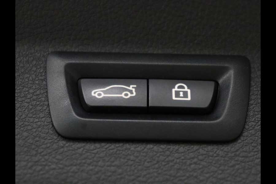 BMW 2 Serie Gran Tourer 220i Business Edition Plus | Luxury Line | Leder | Head-Up | Stoelverwarming | Trekhaak | Camera | Carplay | Full LED | Keyless | Navigatie | Cruise control | Bluetooth