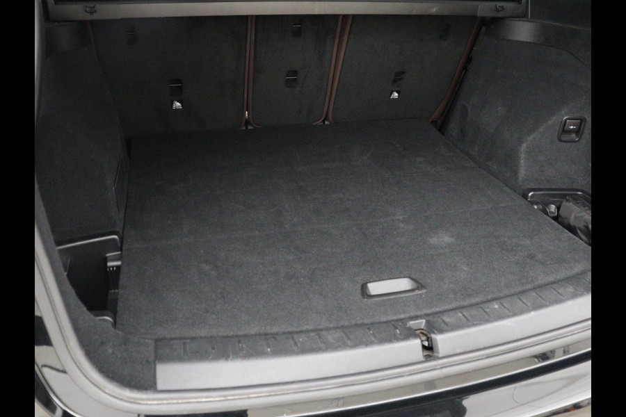 BMW 2 Serie Gran Tourer 220i Business Edition Plus | Luxury Line | Leder | Head-Up | Stoelverwarming | Trekhaak | Camera | Carplay | Full LED | Keyless | Navigatie | Cruise control | Bluetooth