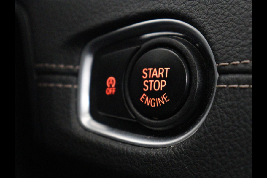 BMW 2 Serie Gran Tourer 220i Business Edition Plus | Luxury Line | Leder | Head-Up | Stoelverwarming | Trekhaak | Camera | Carplay | Full LED | Keyless | Navigatie | Cruise control | Bluetooth