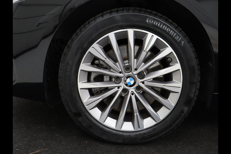 BMW 2 Serie Gran Tourer 220i Business Edition Plus | Luxury Line | Leder | Head-Up | Stoelverwarming | Trekhaak | Camera | Carplay | Full LED | Keyless | Navigatie | Cruise control | Bluetooth