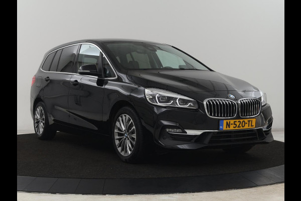 BMW 2 Serie Gran Tourer 220i Business Edition Plus | Luxury Line | Leder | Head-Up | Stoelverwarming | Trekhaak | Camera | Carplay | Full LED | Keyless | Navigatie | Cruise control | Bluetooth