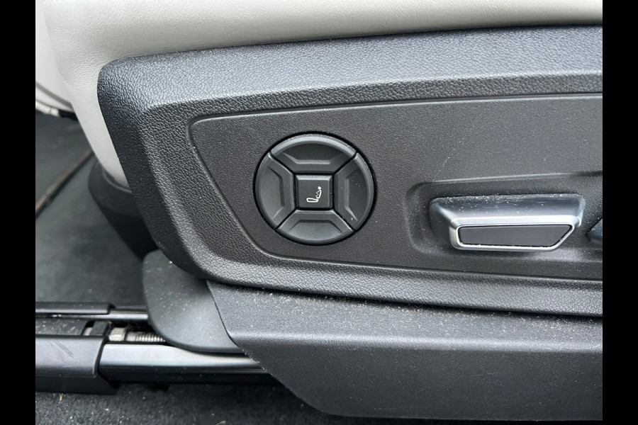 Audi e-tron e-tron 55 quattro advanced Pro Line Plus 95 kWh | Panoramadak | Bang & Olufsen | Stoelkoeling | Stoelverwarming | Massage | Head-Up Display | 360 Camera | Matrix LED | Luchtvering | Memory Seats | Elektrisch Verstelbare Stoelen