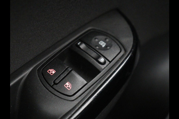 Opel Corsa 1.4 Black Edition | 1e eigenaar | Trekhaak | Carplay | Airco | Cruise control | Parkeerhulp | Navigatie | Bluetooth | Getint glas