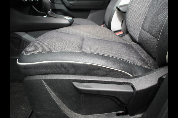 Renault Captur 1.3 TCe 140 pk Automaat Techno | Navigatie | Apple Carplay/Android Auto | Climate Control | Camera | Trekhaak | Led  | Lichtmetalen velgen