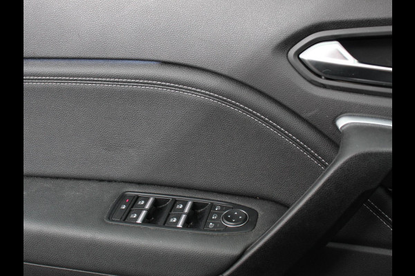 Renault Captur 1.3 TCe 140 pk Automaat Techno | Navigatie | Apple Carplay/Android Auto | Climate Control | Camera | Trekhaak | Led  | Lichtmetalen velgen