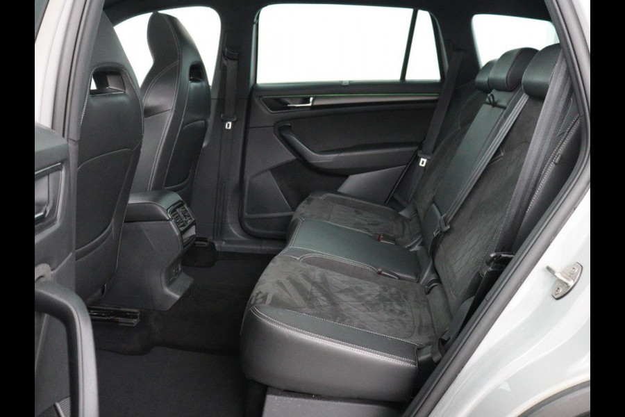 Škoda Kodiaq 1.5 TSI Sportline | Panoramadak | Stoelverwarming | Leder/Alcantara | Camera | Carplay | Sfeerverlichting | Virtual Cockpit | Canton Sound | Navigatie | Keyless | 20'' | Memory | Full LED