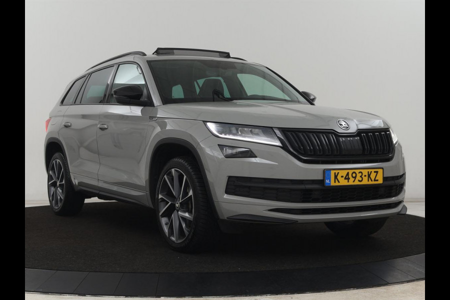 Škoda Kodiaq 1.5 TSI Sportline | Panoramadak | Stoelverwarming | Leder/Alcantara | Camera | Carplay | Sfeerverlichting | Virtual Cockpit | Canton Sound | Navigatie | Keyless | 20'' | Memory | Full LED