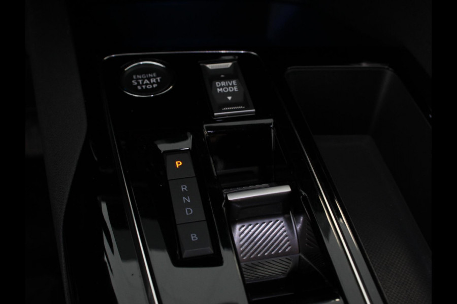 Peugeot 3008 1.6 HYbrid 225 Allure Pack Navigatie Apple Carplay/Android Auto Camera Parkeersensoren Adaptive Cruise Control Dodehoek assistent Stoelverwarming Climate Control Virtual Cockpit  Lichtmetalen velgen