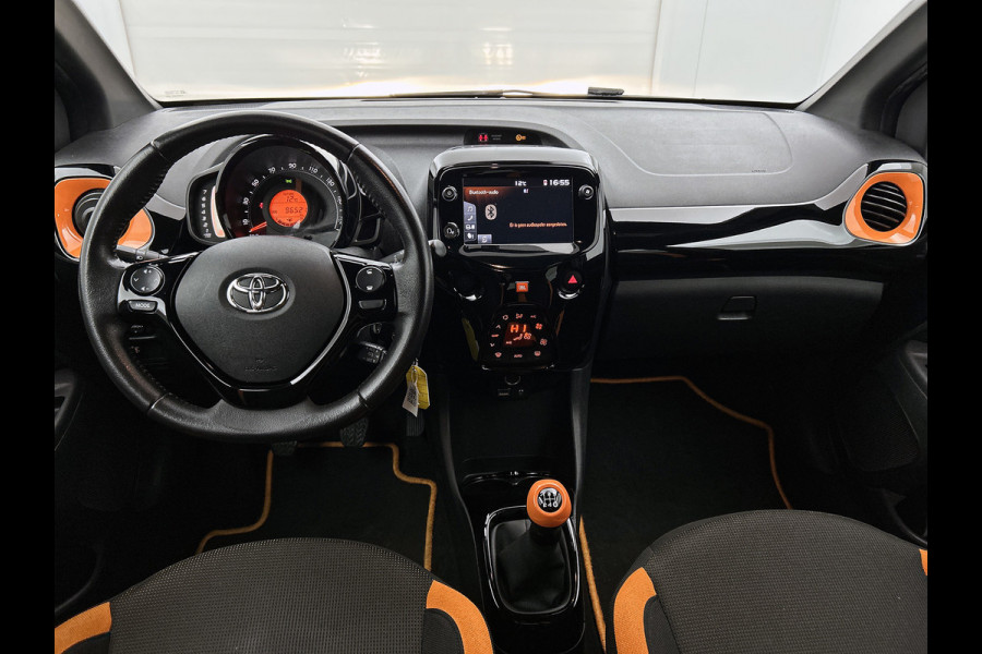 Toyota Aygo 1.0 VVT-i x-JBL (NL-auto, NAP, Goed OnderH, Carplay/ Android, Camera, Cruise Con, Climate Con, Etc)