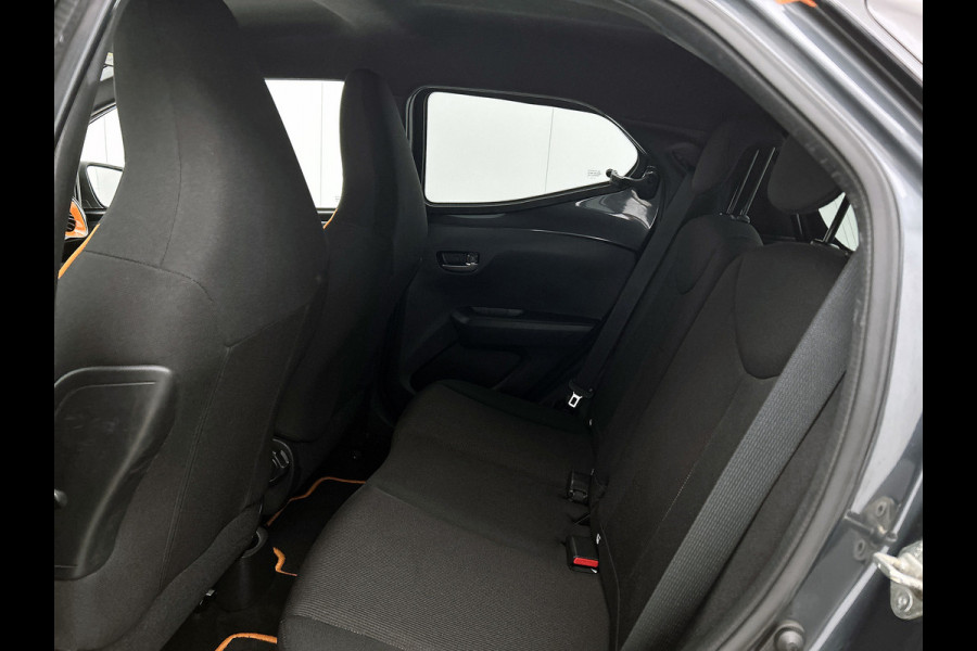Toyota Aygo 1.0 VVT-i x-JBL (NL-auto, NAP, Goed OnderH, Carplay/ Android, Camera, Cruise Con, Climate Con, Etc)