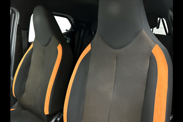 Toyota Aygo 1.0 VVT-i x-JBL (NL-auto, NAP, Goed OnderH, Carplay/ Android, Camera, Cruise Con, Climate Con, Etc)