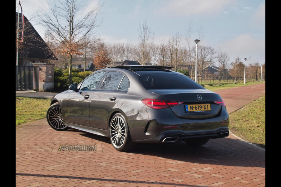 Mercedes-Benz C-Klasse 180 AMG Line | AMG-Pakket | Panoramadak | Camera | Sfeerverlichting | Burmester | NL-Auto |