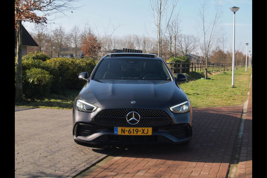 Mercedes-Benz C-Klasse 180 AMG Line | AMG-Pakket | Panoramadak | Camera | Sfeerverlichting | Burmester | NL-Auto |