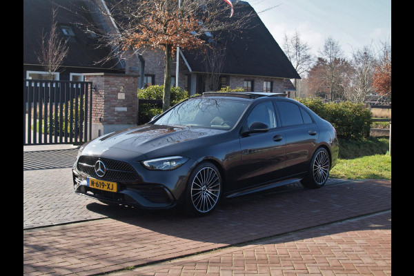 Mercedes-Benz C-Klasse 180 AMG Line | AMG-Pakket | Panoramadak | Camera | Sfeerverlichting | Burmester | NL-Auto |