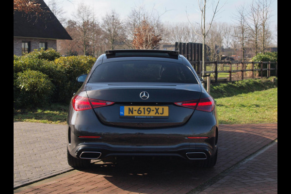 Mercedes-Benz C-Klasse 180 AMG Line | AMG-Pakket | Panoramadak | Camera | Sfeerverlichting | Burmester | NL-Auto |