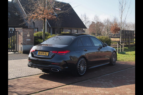 Mercedes-Benz C-Klasse 180 AMG Line | AMG-Pakket | Panoramadak | Camera | Sfeerverlichting | Burmester | NL-Auto |