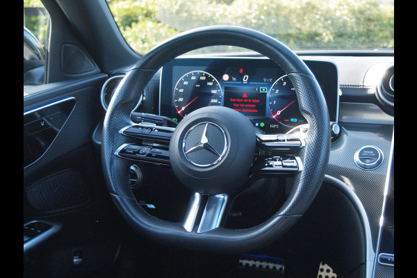 Mercedes-Benz C-Klasse 180 AMG Line | AMG-Pakket | Panoramadak | Camera | Sfeerverlichting | Burmester | NL-Auto |