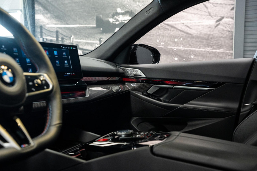 BMW 5 Serie Touring M5 *Bowers & Wilkins / Carbon-interieur / Stoelventilatie / Panorama / Memory / Keyless / Surround-View*