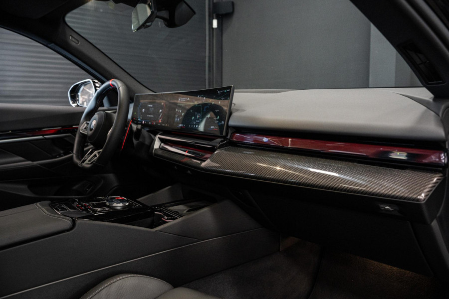 BMW 5 Serie Touring M5 *Bowers & Wilkins / Carbon-interieur / Stoelventilatie / Panorama / Memory / Keyless / Surround-View*