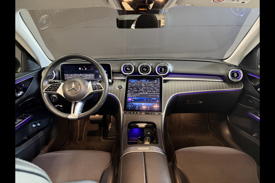 Mercedes-Benz C-Klasse Estate 300 e Luxury Line | Panoramadak | Sfeerverlichting | Elektr. trekhaak | Carplay | Burmester | Adaptive cruise