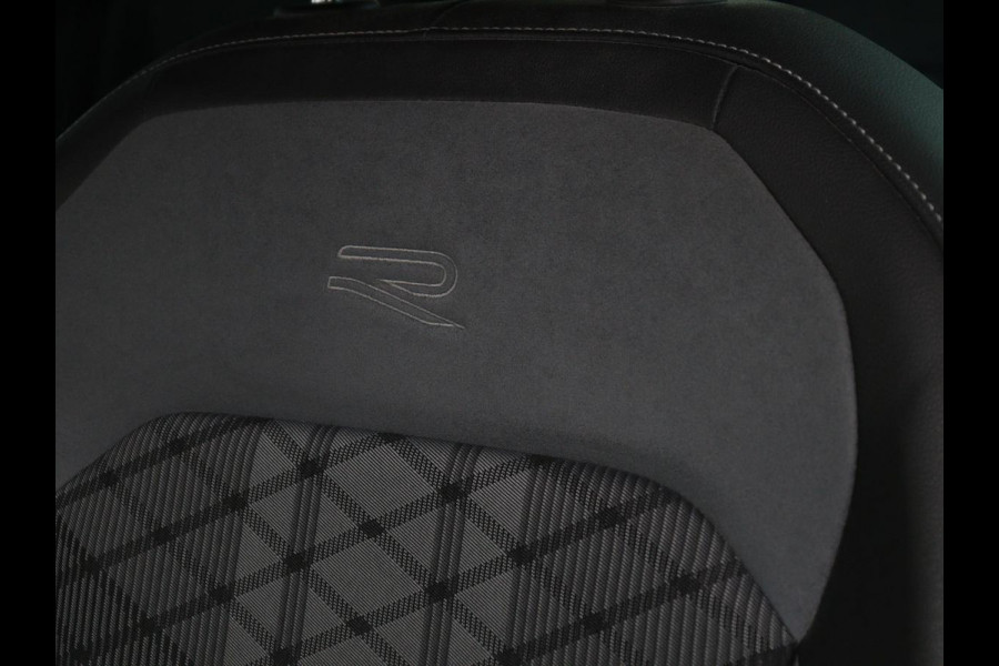 Volkswagen Tiguan 1.5 TSI R-Line | Stoelverwarming | Adaptive cruise | Matrix LED | Keyless | 19'' | Parkeerhulp | Virtual Cockpit | Carplay | Navigatie | Climate control