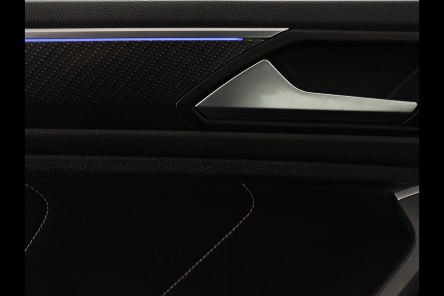 Volkswagen Tiguan 1.5 TSI R-Line | Stoelverwarming | Adaptive cruise | Matrix LED | Keyless | 19'' | Parkeerhulp | Virtual Cockpit | Carplay | Navigatie | Climate control