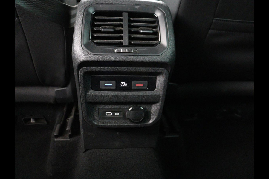 Volkswagen Tiguan 1.5 TSI R-Line | Stoelverwarming | Adaptive cruise | Matrix LED | Keyless | 19'' | Parkeerhulp | Virtual Cockpit | Carplay | Navigatie | Climate control