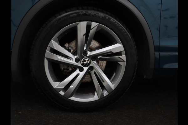 Volkswagen Tiguan 1.5 TSI R-Line | Stoelverwarming | Adaptive cruise | Matrix LED | Keyless | 19'' | Parkeerhulp | Virtual Cockpit | Carplay | Navigatie | Climate control