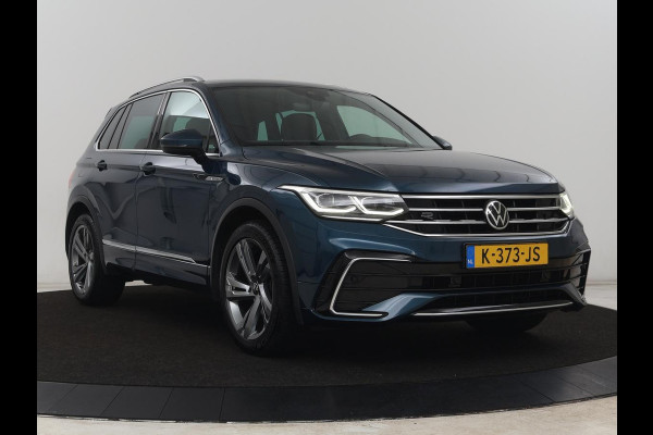 Volkswagen Tiguan 1.5 TSI R-Line | Stoelverwarming | Adaptive cruise | Matrix LED | Keyless | 19'' | Parkeerhulp | Virtual Cockpit | Carplay | Navigatie | Climate control