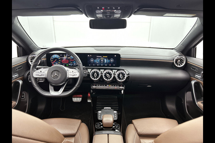 Mercedes-Benz A-Klasse 250 e Business Solution AMG Limited (Deal OnderH, Panorama, Memory Stoelen, SfeerV, Carplay, Navi, Etc)