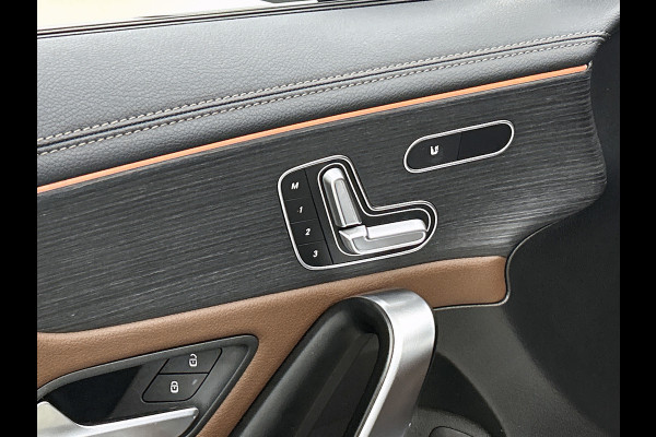 Mercedes-Benz A-Klasse 250 e Business Solution AMG Limited (Deal OnderH, Panorama, Memory Stoelen, SfeerV, Carplay, Navi, Etc)