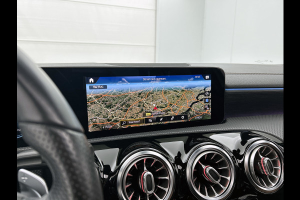Mercedes-Benz A-Klasse 250 e Business Solution AMG Limited (Deal OnderH, Panorama, Memory Stoelen, SfeerV, Carplay, Navi, Etc)