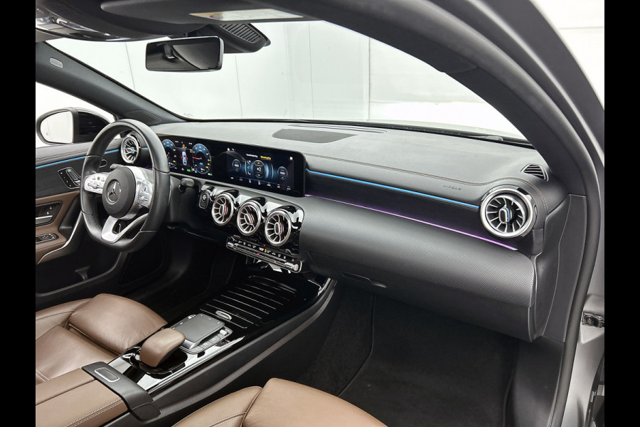 Mercedes-Benz A-Klasse 250 e Business Solution AMG Limited (Deal OnderH, Panorama, Memory Stoelen, SfeerV, Carplay, Navi, Etc)